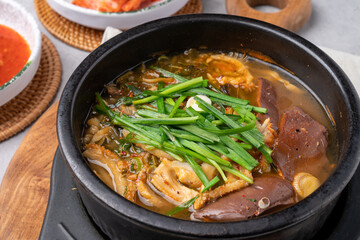 Yangpyeong, hangover soup, sundaeguk, Korean food, bone hangover soup, side dishes, salted shrimp, earthenware, kkakdugi,