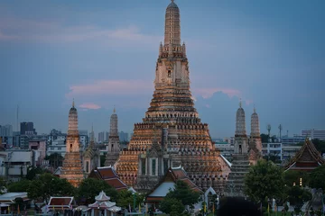 Deurstickers Twilight beautiful Wat Arun temple Bangkok Thailand © pruchawal