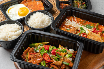 Korean food, braised spicy chicken, pork, kimchi stew, squid, stir-fry, red chili paste jjigae, stir-fried spicy pork, beef brisket, pork cutlet, seafood, soft tofu, side dishes, spicy food, rice,