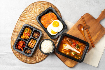 Korean food, braised spicy chicken, pork, kimchi stew, squid, stir-fry, red chili paste jjigae, stir-fried spicy pork, beef brisket, pork cutlet, seafood, soft tofu, side dishes, spicy food, rice,