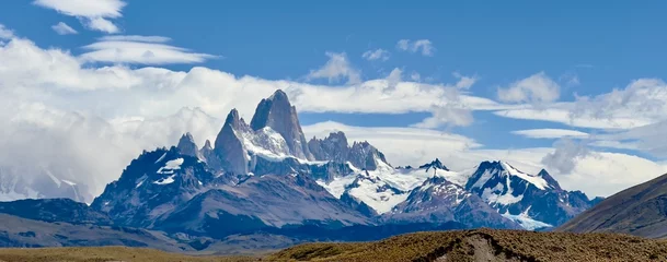 Glasbilder Fitz Roy iconic patagonia: fitz roy panorama during summer months