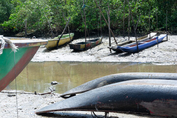 View of fishing canoes stopped at the port of Acupe, district of the city of Santo Amaro, Bahia.