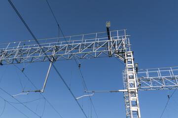 Electric contact line for the movement of electric locomotives. Equipment for the movement of...