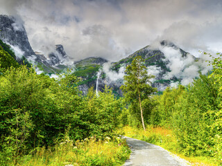 Briksdalbreen Gletscher bei Olden in Fjord Norwegen