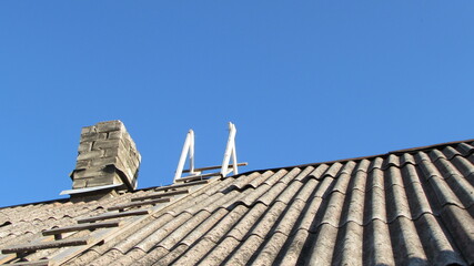 Fototapeta na wymiar detail of the roof of a church
