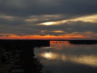 Naklejka premium Sunset at Reelfoot Lake in Tennessee