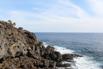 Fototapeta na wymiar view of the rocky sea coast 
