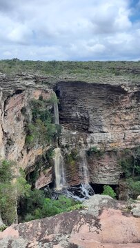 homem na Cachoeira do Ferro Doido, Morro do Chap&eacute;u, Chapada Diamantina  