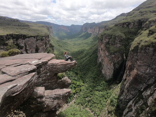 turista em trekking no vale do pati, bahia, chapada diamantina 