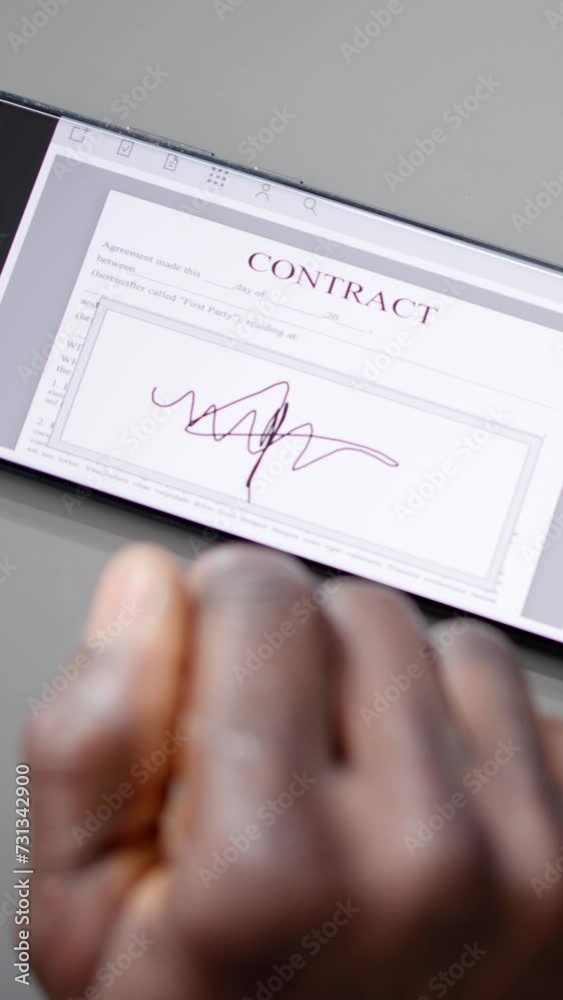 Poster digital signature on contract document online