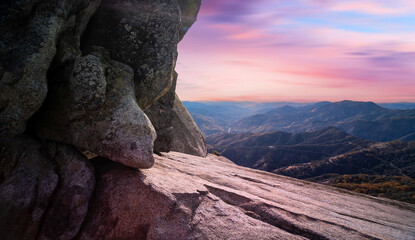 Fototapeta na wymiar Landscape view of mountains and Moro Rock view of the Sequoia National Park. California, USA