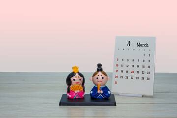 ひな祭りの雛人形と3月のカレンダー