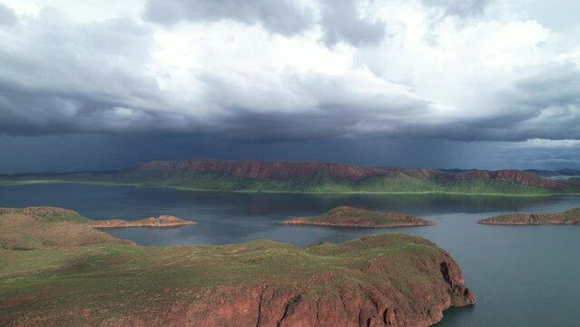 Hyperlapse of an afternoon storm rolling over Lake Argyle