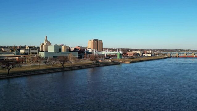 Drone Hyper lapse of downtown davenport along the Mississippi River, Figge Art Museum