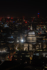 Fototapeta premium St. Paul's Cathedral Illuminated at Night in London's Skyline