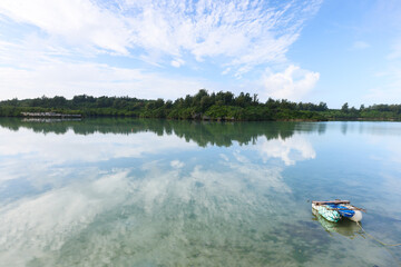 沖縄県宮古島　海岸の風景　朝凪