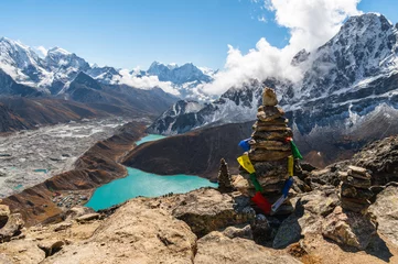 Foto auf Acrylglas Lhotse View of Village and Lake Gokyo, snow capped Cholatse, Taboche, Cholatse, Lhotse, Nuptse, Everest, Pumori of the Himalayas and Ngozumpa Glacier. View from Gokyo Ri, Solukhumbu, Sagarmatha, Nepal.
