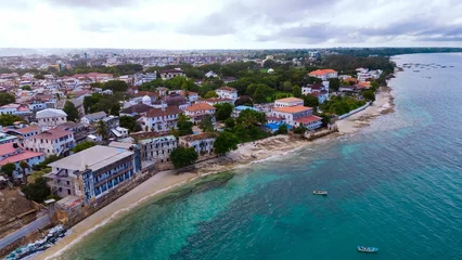 Fototapeten View of the tropical island of Zanzibar, featuring a serene bay © Wirestock