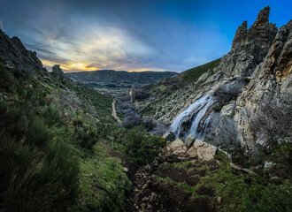 Cascada atardecer