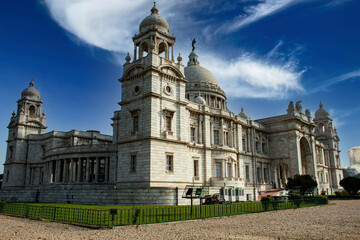 Fototapeta na wymiar The beautiful Victoria Memorial the iconic tourist destination in Kolkata.