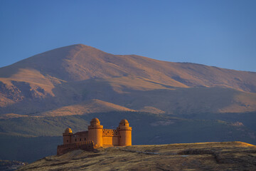 La Calahorra castle with Sierra Nevada, Andalusia, Spain - obrazy, fototapety, plakaty
