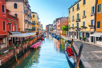 Canal in Venice, Italy - obrazy, fototapety, plakaty
