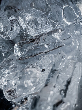 icecubes background,icecubes texture,icecubes wallpaper,ice helps to feel refreshed and cool water from the icecubes helps the water refresh your life and feel good.ice drinks for refreshment business