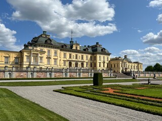 Fototapeta na wymiar royal palace