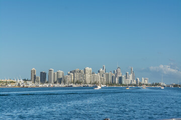Obraz premium Northern Australian city as seen from a boat. City of Gold Coast Australia
