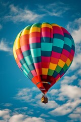 Naklejka premium Vibrant hot air balloon