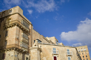 Fototapeta na wymiar Typical house in downtown in Valletta, Malta 