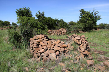 Willem Pretorius Reserve is the preserved ruins and artefacts of an old Leghoya (Ghoya) settlement. The Leghoya people of Southern Africa disappeared around the end of the 18th century after being con