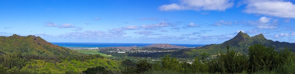 Obraz premium パリハイウェーからカイルア湾を望む・ハイウェー