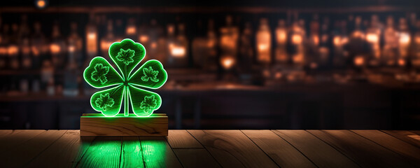 Lucky Four-Leaf Clover Necklace - Green Glowing Light