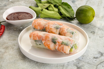 Vietnamese spring roll with prawn