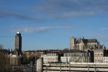 Fototapeta na wymiar Vue de la cathédrale de Nantes