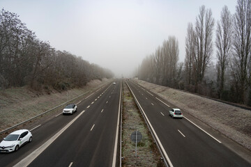 Les routes en hiver - très jolie, même temps dangereux