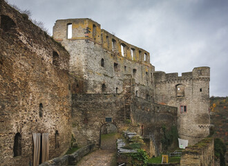 Fototapeta na wymiar Entrance to the ruins of Rheinfels castle