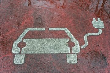 Parkplatzsymbol für das Aufladen von E-Autos