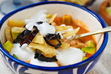 メキシコのスープ　ソパ・デ・トルティージャ（ソパ・アステカ）コピースペースあり
 Mexican soup　Sopa de Tortilla (Sopa Azteca）with copy space

