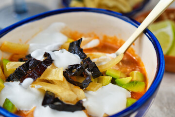 メキシコのスープ　ソパ・デ・トルティージャ（ソパ・アステカ）コピースペースあり
 Mexican soup　Sopa de Tortilla (Sopa Azteca）with copy space
