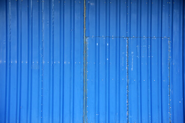 porta de metal azul 