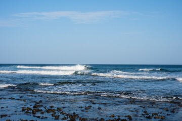 Océano Atlántico en islas Canarias. Paisaje calmado y bonito de verano. 