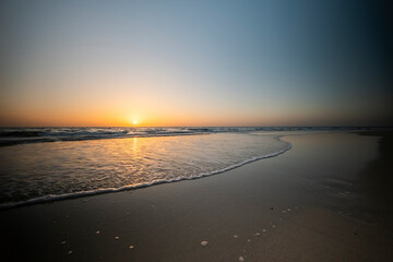 Salida del sol en el océano Atlántico, Fuerteventura, Canarias