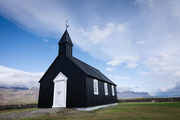 Fototapeta premium Búðakirkja, iglesia negra de Islandia