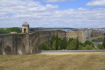 Fototapeta na wymiar 16th century Amoreira aqueduct viewed from the ramparts, Elvas, Alentejo, Portugal