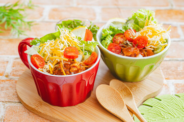 カップタコライス