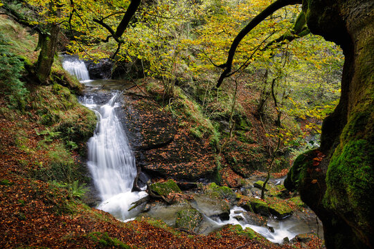 Uguna waterfalln in autumn