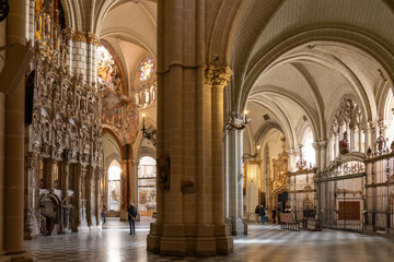 Fototapeta na wymiar Pilier de la cathédrale sainte-marie