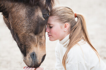 Verbindung zwischen Mensch und Pferd © Petra Fischer